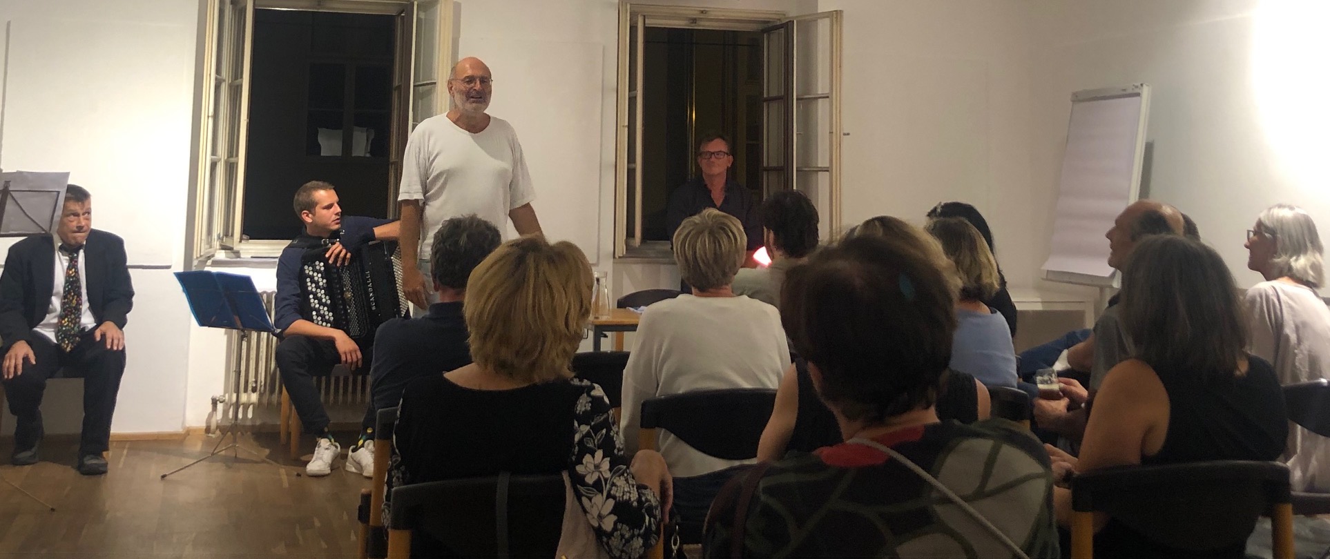 "Rentiertango": Lesung aus "Zum Goldenen Rentier" im Rahmen von "Wilde Worte" im Amerlinghaus Wien am 13.9.21. Mit Roland Bonimair, Richard Weihs, Kari Rakkola und Muamer Budimlic.